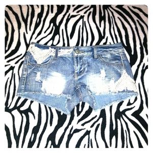 Hot Kiss Lace Distressed Cici Short